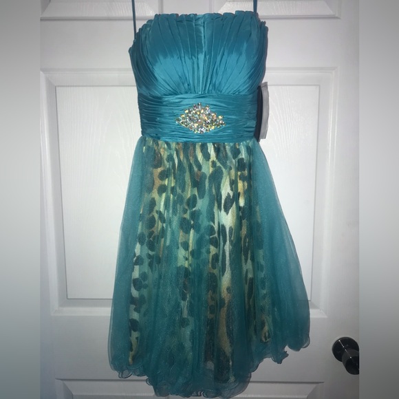 Nite Moves Prom/Pageant/Homecoming Red&Turquoise Leopard Size 2,4,6,8&12 dresses - Picture 3 of 11